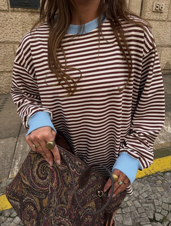 Blusa Listrada Oversized Marrom e Azul