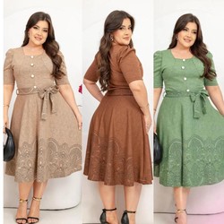 Vestido Midi Evangelico em Jaquar Estampa Barrada com Cinto e Botões fake Moda Femenina 