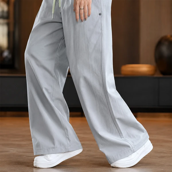 [LEVE 3 PAGUE 2] Calça Feminina Flora em Seda Gelo e Sarja (Um toque chic para o seu look!)