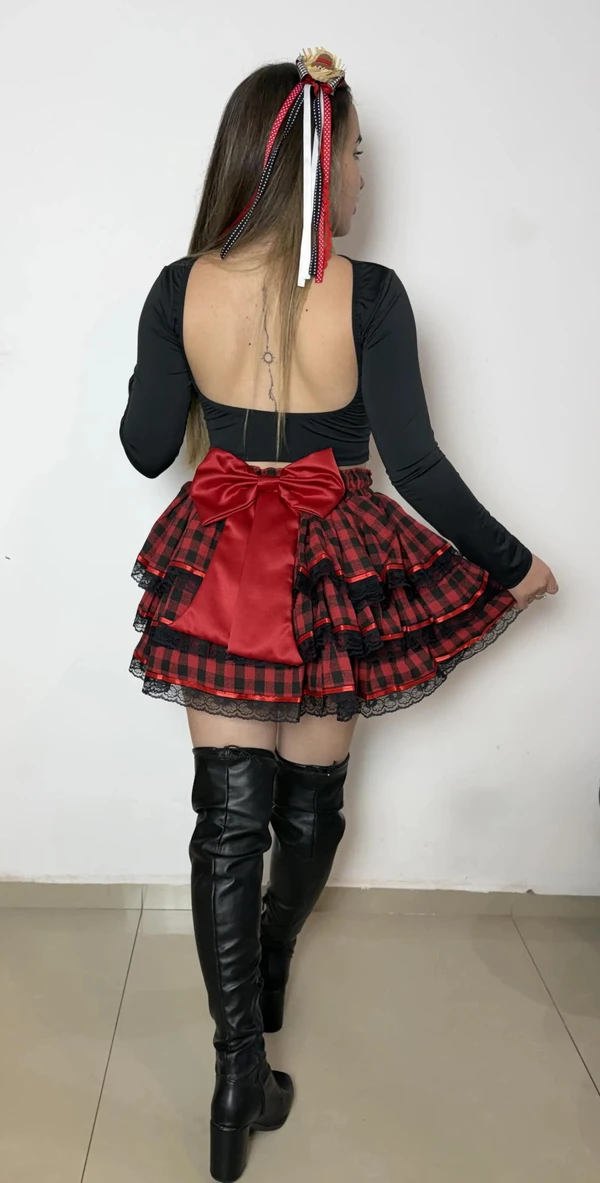 Saia Junina - Anne 