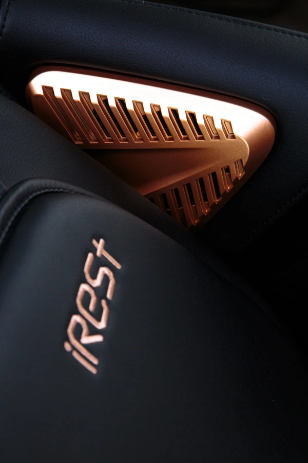 iRest Quantum – Poltrona de Massagem com IA, Zero Gravity e Aquecimento Preto