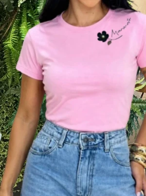 TSHIRT MARANATA FLOR PÉROLA - ROSA BEBÊ