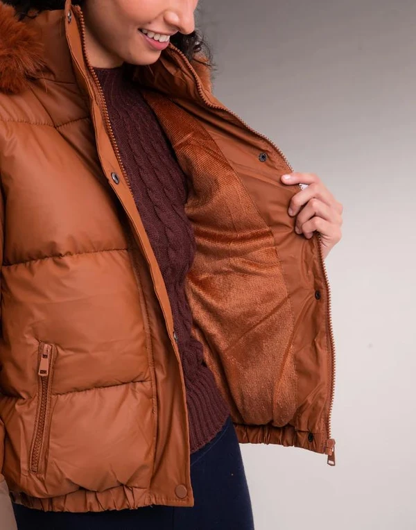 Doudoune Detalhe em Pelos Lauden Preto Velour