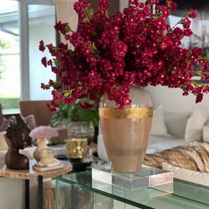 Vaso Deusa com Flores de Cerejeira Bordô