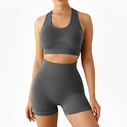 Conjunto fitness feminino modelador para academia, focado em valorização da silhueta, conforto e desempenho nos treinos.