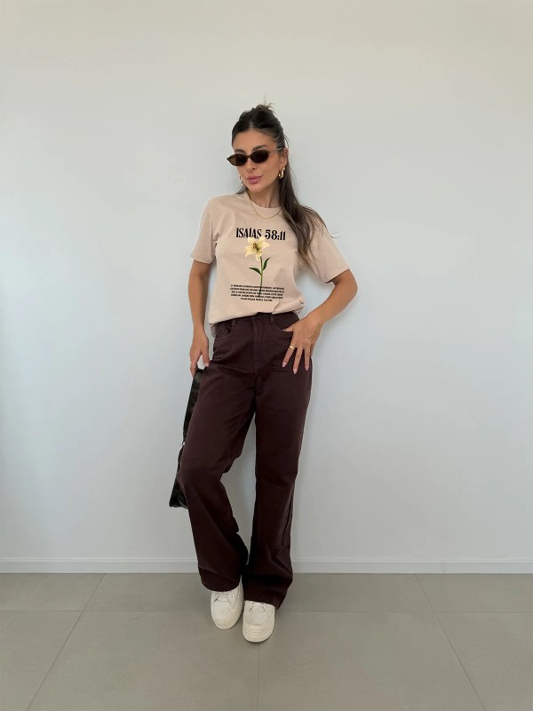 Camiseta Feminina Chocolate Estampa Isaías
