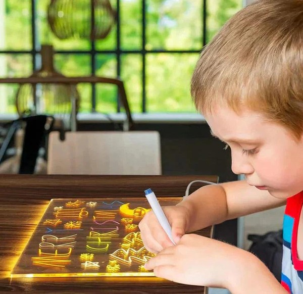 Quadro de Desenhos LED + 7 Canetinhas Grátis