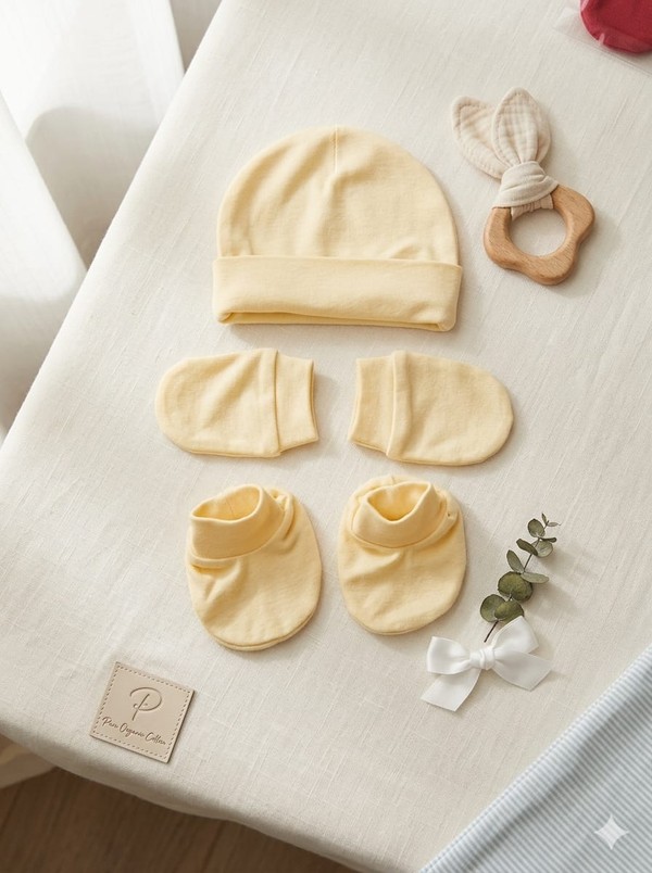 KIT BEBE LUVA/PAR DE LUVAS/ SAPATINHO AMARELO
