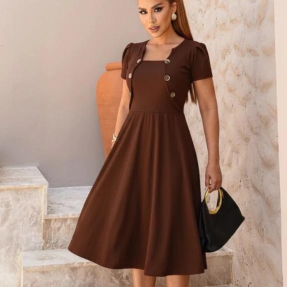 Vestido Solto Midi com Detalhes de Botões e Blazer Fake Moda Cristã