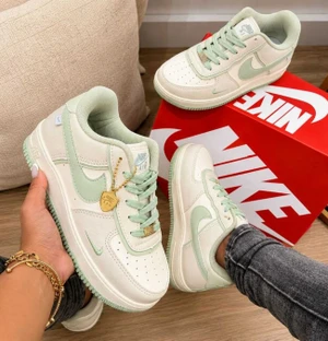 TENIS AIR FORCE ESCUDO VERDE