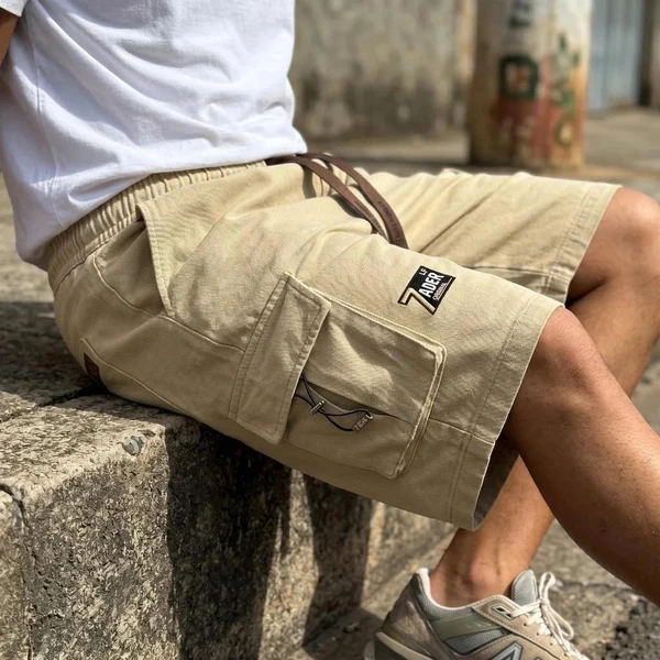 [Leve 4, Pague 2] Bermuda Zader Masculina em Algodão Twill, Poliéster e Elastano de Modelagem Ampla com Bolsos Cargo Utilitários 