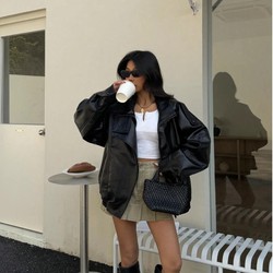 Jaqueta Feminina Oversized Couro Eco Gola Alta Estilo Europeia Vintage Premium Vynara