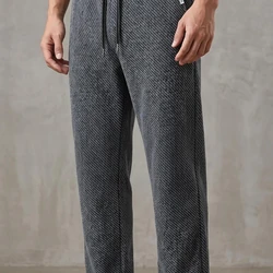 [Pague 2, Leve 4] Calça Tuesday Masculina em Algodão, Poliéster e Malha Texturizada de Caimento Reto com Cós Elástico e Cordão Trançado