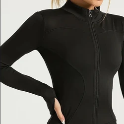 Jaqueta fitness feminina, blusa justa de secagem rápida, coleção outono 2025, manga longa com proteção solar, gola alta, ideal para esportes e Pilates.