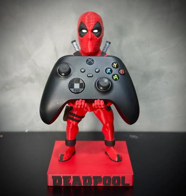 Suporte Premium Para Controle de Playstation e Xbox Deadpool de luxo pintado a mão Pronta Entrega com chaveiro de brinde