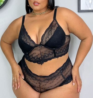 Conjunto renda conforto plus size