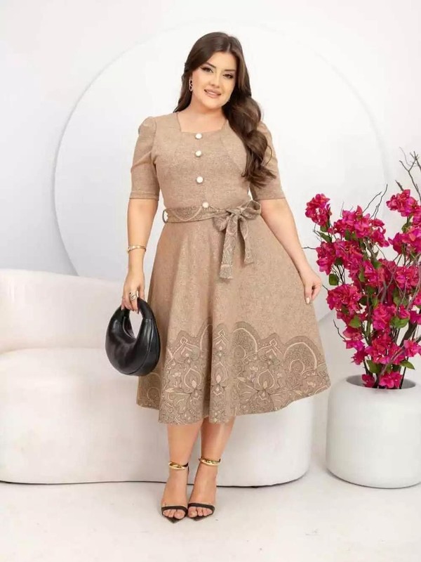 Vestido Midi Evangelico em Jaquar Estampa Barrada com Cinto e Botões fake Moda Femenina 