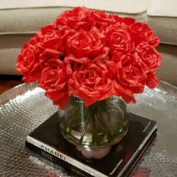 Grande Cilindro Rota com Rosas Vermelhas