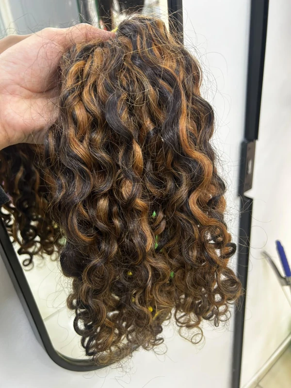 Cabelo Cacho Caipira Iluminado Claro Fios de 55 cm (100g)
