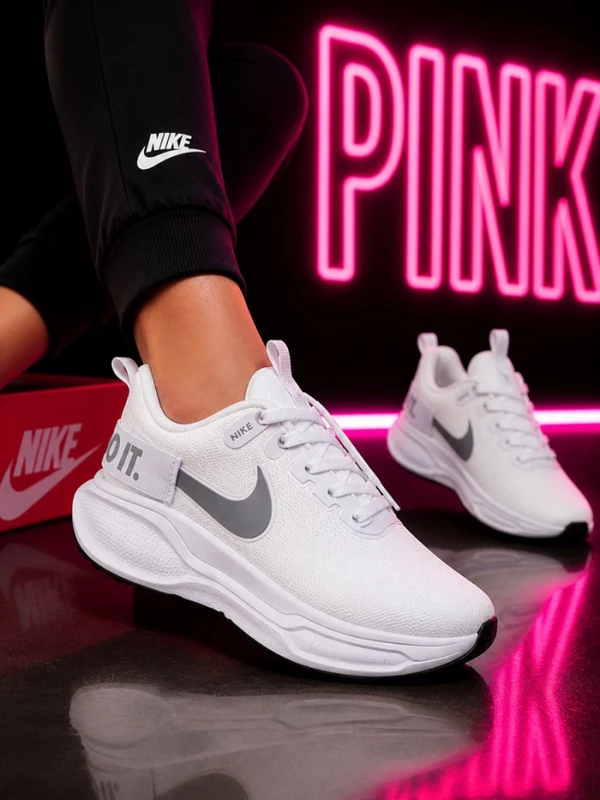 TÊNIS NIKE JUST BRANCO