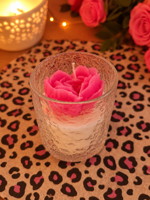 Vela Perfumada no Vidro Grande com Rosa em Formato de Coração 
