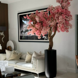Vaso St. Tropez Preto Fosco com Cerejeira em Flor Rosa Feita Sob Medida