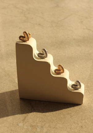 Brinco Love Mini dourado