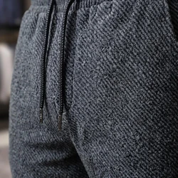 [Pague 2, Leve 4] Calça Tuesday Masculina em Algodão, Poliéster e Malha Texturizada de Caimento Reto com Cós Elástico e Cordão Trançado