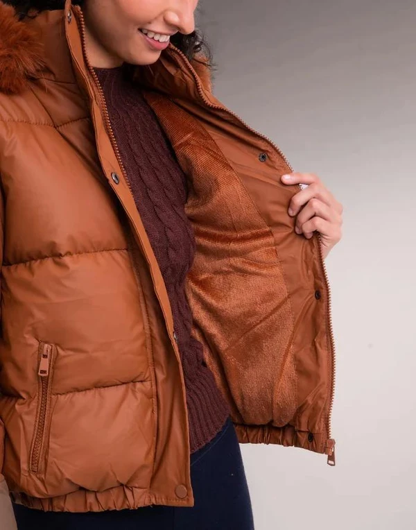 Doudoune Detalhe em Pelos Lauden Preto Velour
