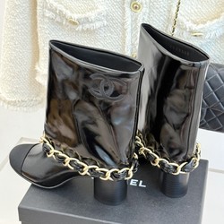 Bota de Cano Curto Chanel