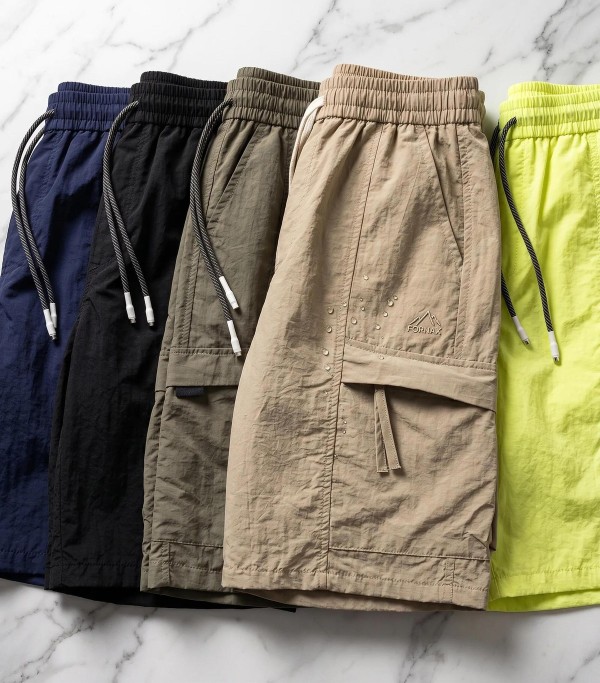 [Pague 3, Leve 5!] Bermuda Cargo Fornax Masculina em Nylon Técnico Hidrorrepelente com Bolsos Utilitários e Cós Elástico