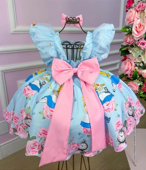 Vestido Temático Estampado - Alice no Pais das Maravilhas  
