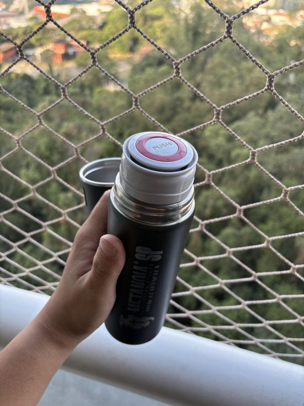 Garrafa térmica 500 ml com copo Metanoia Radical