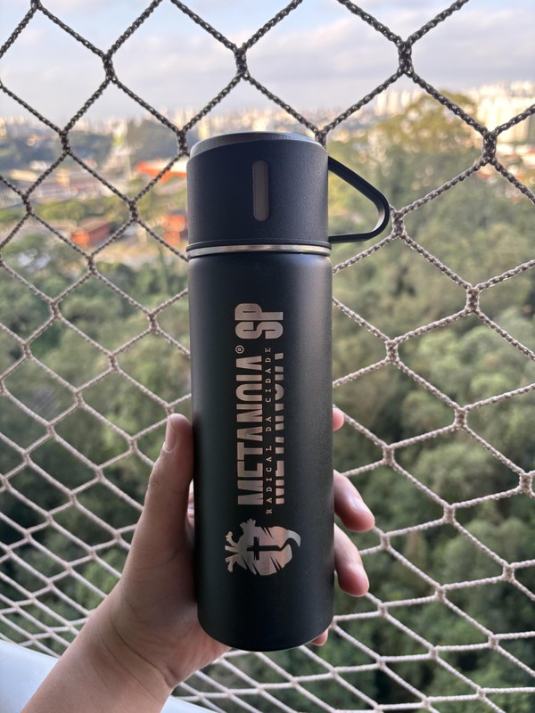 Garrafa térmica 500 ml com copo Metanoia Radical