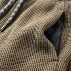 [Pague 2, Leve 3!] Calça Jogger Nordic Masculina em Algodão Texturizado, Poliéster e Forro Fleece de Alta Retenção Térmica com Ajuste Trançado e Ponteiras Metálicas