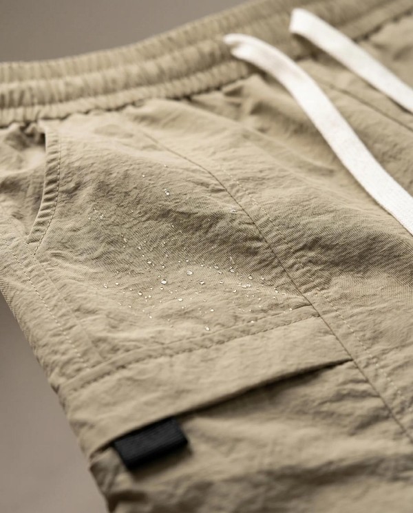 [Pague 3, Leve 5!] Bermuda Cargo Fornax Masculina em Nylon Técnico Hidrorrepelente com Bolsos Utilitários e Cós Elástico