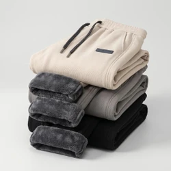 [Pague 2, Leve 3!] Calça Jogger Nordic Masculina em Algodão Texturizado, Poliéster e Forro Fleece de Alta Retenção Térmica com Ajuste Trançado e Ponteiras Metálicas