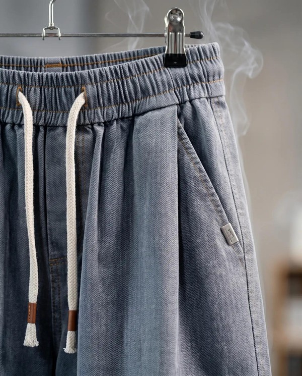 [Leve 4, Pague Só 2!] Bermuda Vulcan Masculina em Algodão Texturizado e Blend de Ajuste Relaxado com Padrão Espinha de Peixe e Cós Ajustável