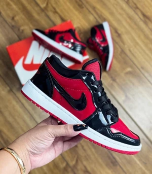 TENIS JORDAN CANO BAIXO