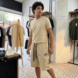 [Leve 4, Pague 2] Bermuda Zader Masculina em Algodão Twill, Poliéster e Elastano de Modelagem Ampla com Bolsos Cargo Utilitários 