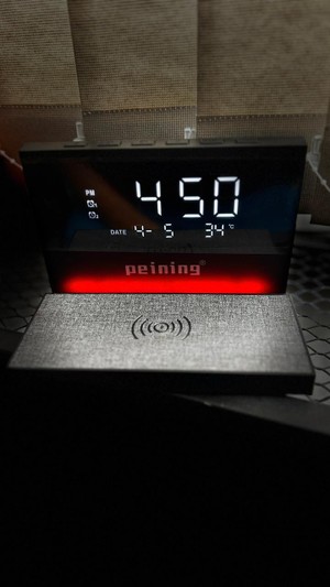 Carregador Indução + Relógio Despertador com mostrador