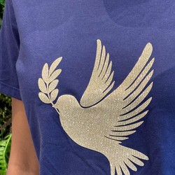 Camiseta Feminina Azul Pomba da Paz