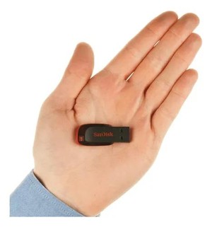 Pen Drive Sandisk Cruze R Blade 64GB USB 2.0 Preto - SDCZ50-064G-B35