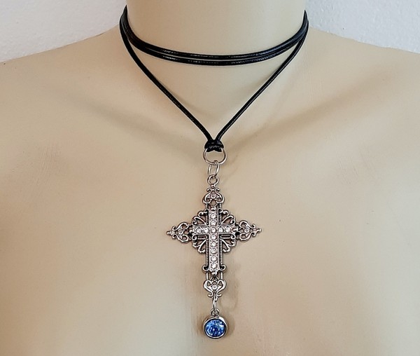 CORDÃO CRUZ STRASS