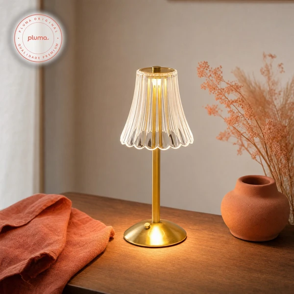 Luminária de Mesa Sem Fio com Abajur Dourado e Design Elegante