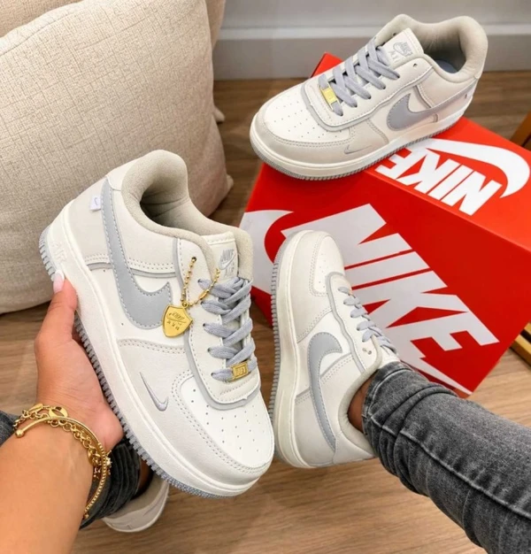 TENIS AIR FORCE ESCUDO CINZA